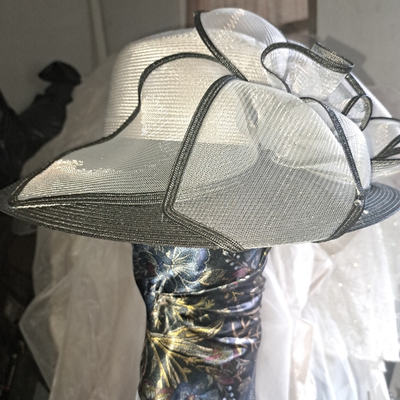 Beautiful black and gray 100!% Polypropylene "Special occasion" hat - Picture 5 of 9